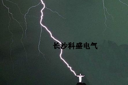巴西號稱全球閃電次數(shù)最多的國家，當(dāng)遇到這個城市，就只能認(rèn)慫